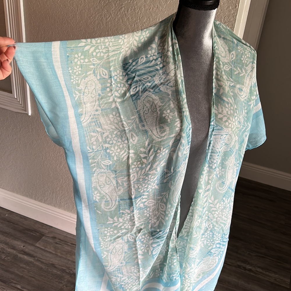 Beach cover up, open - Picture 2 of 7